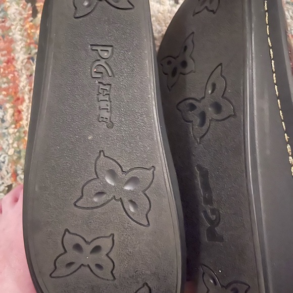 Algeria ruby red patent Paloma Mary Janes. Full rocker bottom. - Picture 3 of 5